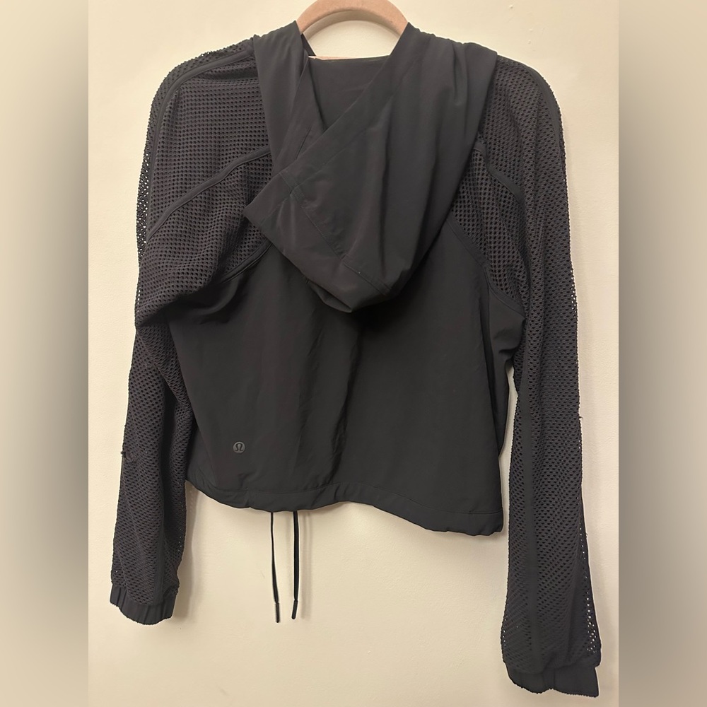 Lululemon Catch a Breeze Pullover Size 6 - Picture 5 of 6